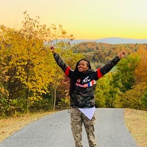 Meet your Posher, Reenita